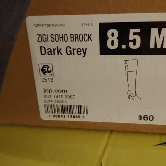 Boots - Picture 3 of 4